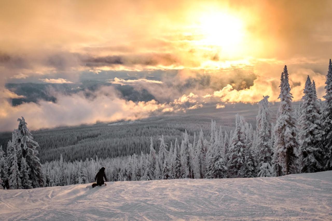 Chateau Big White Bagian luar foto