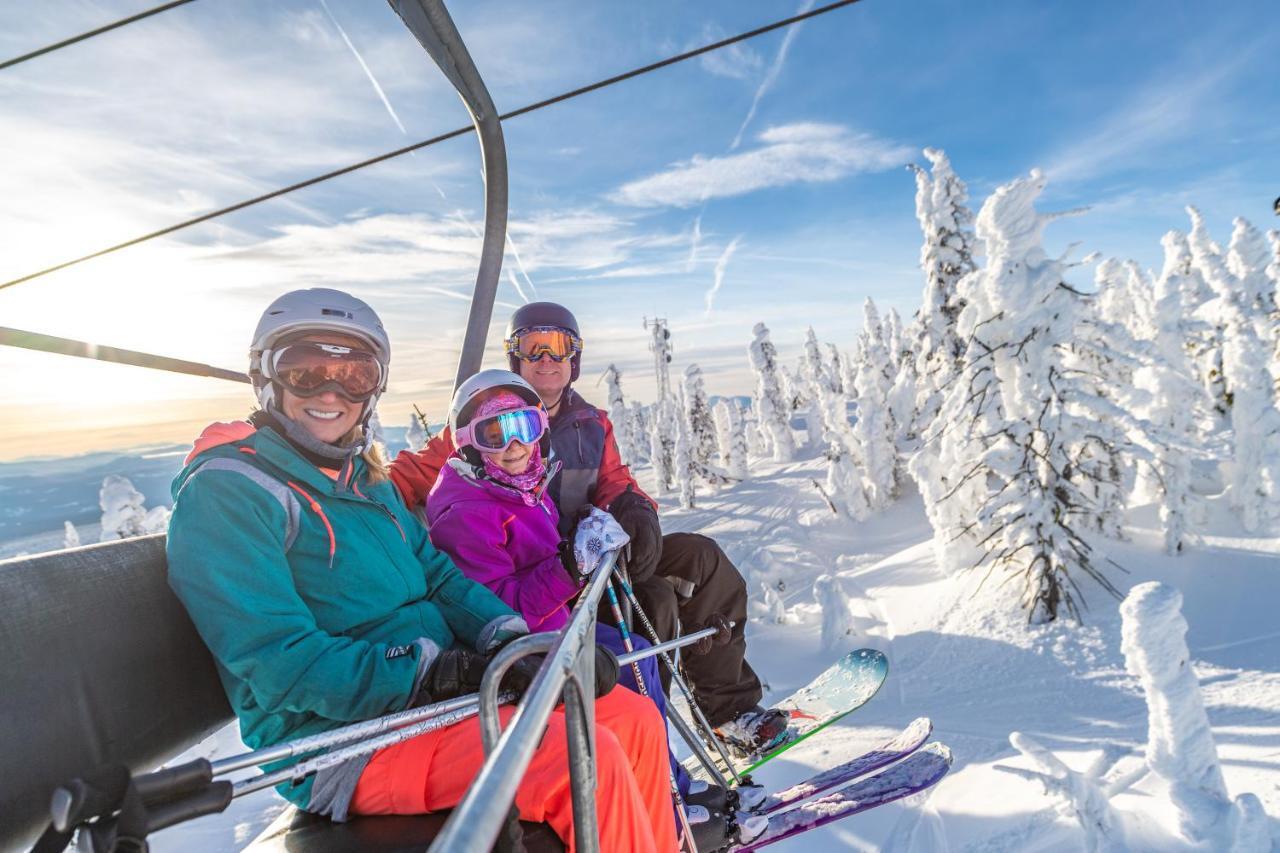 Chateau Big White Bagian luar foto