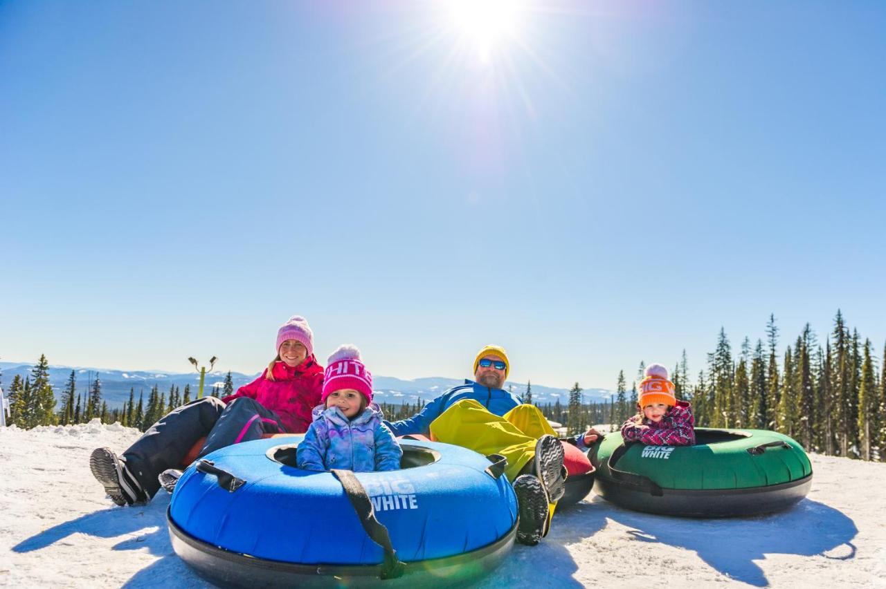 Chateau Big White Bagian luar foto